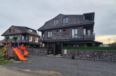 Denize Adımlar Mesafesinde, Villa Konforunda Lüks 3+1 – Merkezi Lokasyon