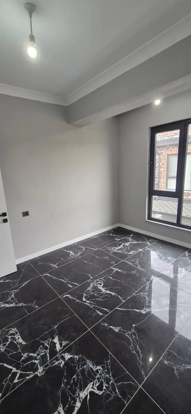 Denize Adımlar Mesafesinde, Villa Konforunda Lüks 3+1 – Merkezi Lokasyon